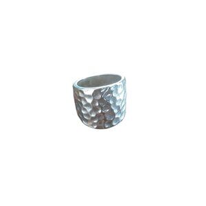 "Premier Designs" Silver Toned Hammered Women's Ring. Size 6